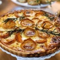 קיש בטטה צלויה וגבינת עיזים